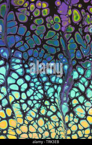 Acrylique Noir abstract pour balayer-technique peinture fait en violet, bleu, vert, orange, rose et jaune Banque D'Images