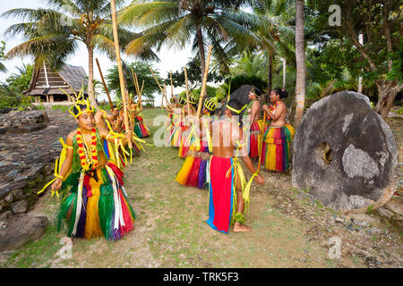 Ce groupe de jeunes gens de Yap sont en tenues traditionnelles pour des cérémonies culturelles sur l'île de Yap, Micronésie.