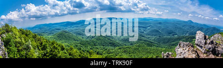 Vue depuis Vapenna - Rostun Hill, Little Carpates, République Slovaque. Thème de voyage. Photo panoramique. Banque D'Images