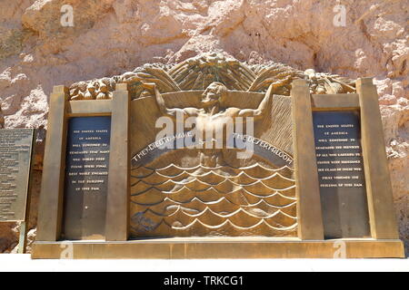 Mémorial en hommage aux travailleurs qui sont morts pendant la construction de l'Hoover Dam, Boulder City, Nevada, USA Banque D'Images