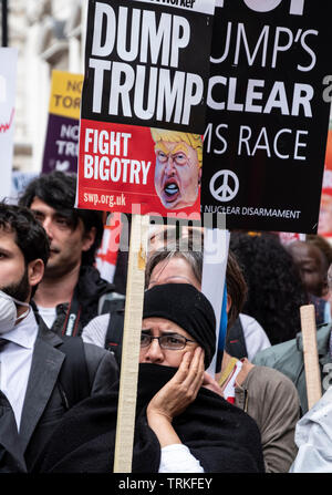 'Carnival of Resistance' Anti-Trump manifestation à Londres pendant la visite du président américain à l'Atout de Downing Street. Banque D'Images