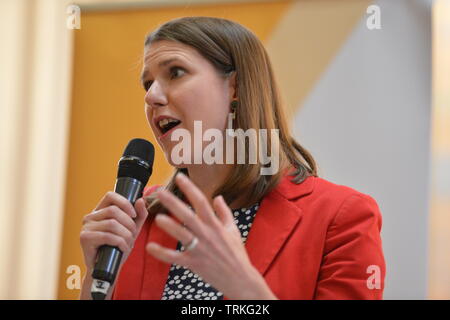 Edinburgh, Royaume-Uni. 8 juin 2019. Sur la photo : Jo Swinson. Candidats au leadership libéral démocrate Jo Swinson et Ed Davey prendre part à l'événement hustings à Stockbridge, Édimbourg. Crédit : Colin Fisher/Alamy Live News Banque D'Images