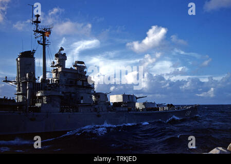 US NAVY / United States Navy Schwerer Kreuzer / Baltimore-Klasse Baltimore-Class croiseurs lourds - USS Macon CA-132 Banque D'Images