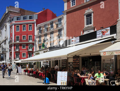 Portugal, Lisbonne, les restaurants, les gens, la Rua das Portas de Santo Antao, Banque D'Images