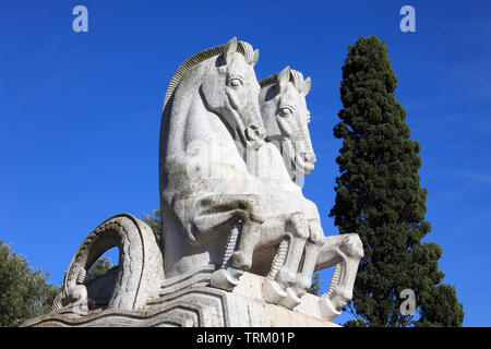 Portugal, Lisbonne, Belém, fontaine, statues, cheval Banque D'Images