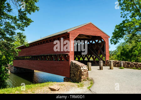 Saucks pont couvert, Waterworks Road, entre Cumberland et la liberté des Cantons de l'Est, New Jersey Banque D'Images