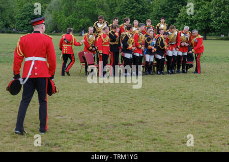 Londres, Angleterre - le 8 juin 2019 : Son Altesse Royale la Princesse Royale, le Colonel du blues et de la famille royale et les officiers de la Household Cavalry monté Banque D'Images