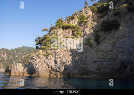 Paysages, maisons et villas vu lors d'un voyage en bateau sur la côte de Portofino à Gênes en Italie Banque D'Images