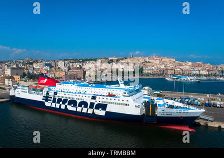 Ferry, Port de Cagliari, Sardaigne, Italie Banque D'Images