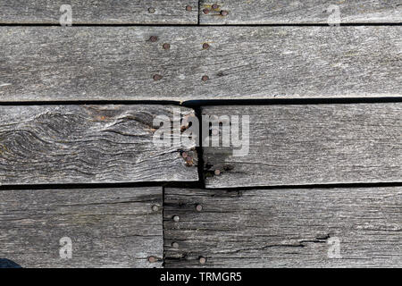 Planches en bois patiné sur une promenade Banque D'Images