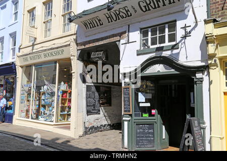 Cheval Blanc et Griffin, Church Street, Whitby, municipalité de Scarborough, North Yorkshire, Angleterre, Grande-Bretagne, Royaume-Uni, UK, Europe Banque D'Images