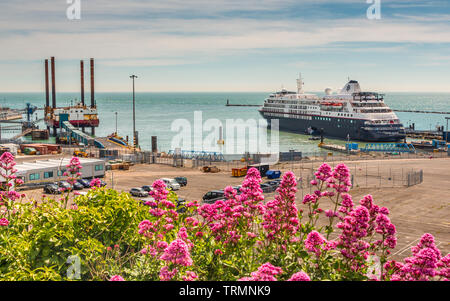 RAMSGATE, ANGLETERRE - 2 juin 2019 le paquebot de croisière de luxe Silver Cloud amarré à Ramsgate Port Royal après un tour de croisière britannique avant de se rendre à Lo Banque D'Images