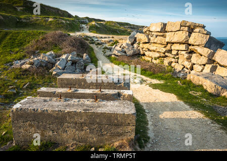 Vestiges d'une ancienne carrière de pierres à Portland Bill sur l'Île de Portland, Dorset, England, UK. Banque D'Images