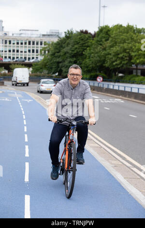 Tom Watson, Leader adjoint du parti travailliste à un événement cycliste à Birmingham. Tom est connu pour perdre une énorme de poids. Banque D'Images