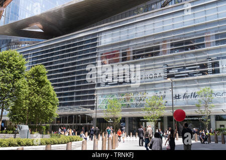 Les boutiques du complexe d'Hudson Yards, NYC, USA Banque D'Images