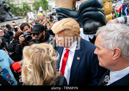 Manifestants Pro Trump illustré au début de juin, Londres 2019. Banque D'Images