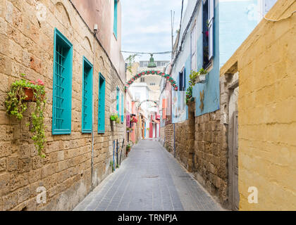 Maisons colorées dans le quartier chrétien, Tyr, Liban Banque D'Images