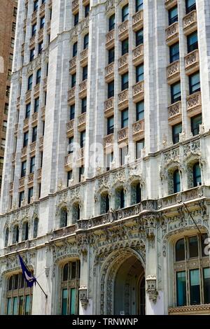 Extérieur de style néo-gothique de nettoyé récemment Woolworth Building, connu comme le bâtiment le plus haut du monde de 1913 à 1930, Broadway, NEW YORK, NY, USA. Banque D'Images