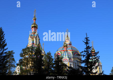 Cathédrale Zenkov au coeur d'Almaty Banque D'Images