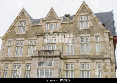 L'université, Palacio de la Magdalena dans la ville de Santander, au nord de l'Espagne. Construction de l'architecture éclectique et l'influence anglaise à côté de l'inclinaison Banque D'Images