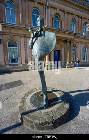 William Butler Yeats Memorial à l'extérieur de la banque Ulster à Sligo City, en Irlande Banque D'Images