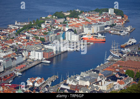 Regardant vers le bas sur le port de Bergen, Norvège Banque D'Images