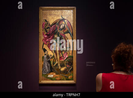 National Gallery, Londres, Royaume-Uni. 11 juin 2019. Bartolomé Bermejo : Maître de la Renaissance espagnole, l'une des plus innovatrices et accompli des peintres actifs dans la seconde moitié du 15ème siècle. L'exposition est présentée du 12 juin au 29 septembre 2019. Image : Saint Michel triomphant sur le Diable avec le donateur Antoni Joan, 1468. La National Gallery, Londres, collection. Credit : Malcolm Park/Alamy Live News. Banque D'Images