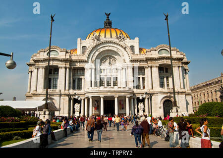 Mexico/ Mexique : déc 15 2012 > Architecture du Palais des Beaux Arts à Mexico Banque D'Images