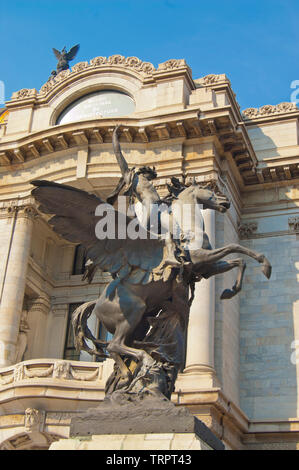 Mexico/ Mexique : déc 15 2012 > Architecture du Palais des Beaux Arts à Mexico Banque D'Images