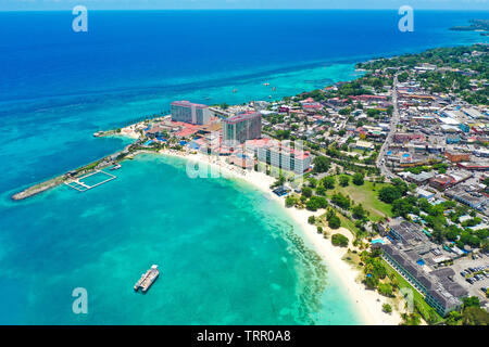 Belle vue sur les plages de la Jamaïque Ochos Rios dans une journée d'été. Crédit photo : Marty Jean-Louis Banque D'Images