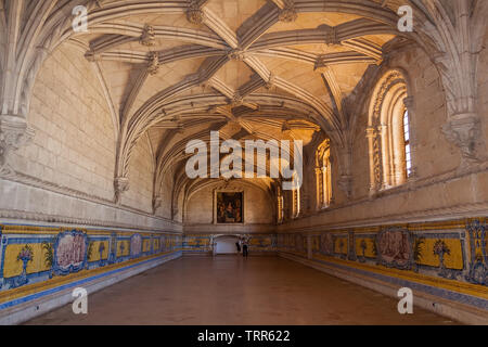 Lisbonne, Portugal. Manuelino ou gothique manuélin réfectoire de monastère des Hiéronymites ou aka Abbaye Santa Maria de Belem. Plafond avec nervures ou des côtes et Banque D'Images