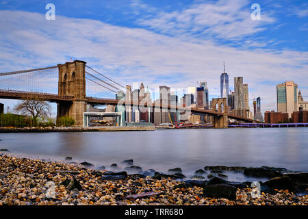 Sur la photo, le pont de Brooklyn un hybride/à haubans pont suspendu de la ville de New York, Banque D'Images