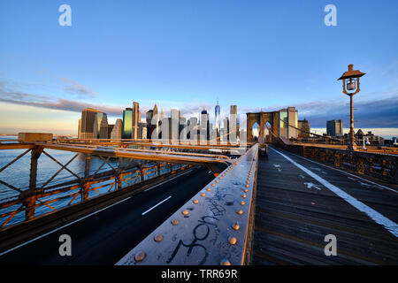 Sur la photo, le pont de Brooklyn un hybride/à haubans pont suspendu de la ville de New York, Banque D'Images