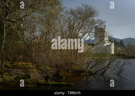 Château de Ross Killarney Irlande dans le parc national de Killarney, comté de Kerry, Irlande Banque D'Images