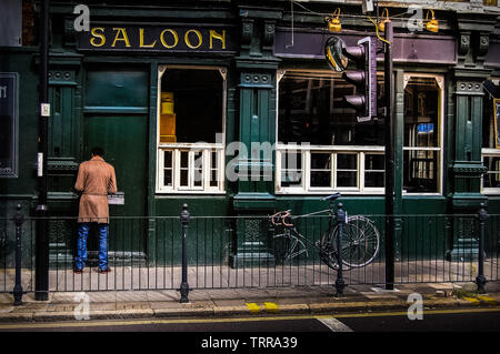 L'extérieur de la Taverne Stapleton, Stroud Green road , Londres .c'est un public house, un endroit pour se rencontrer après une journée de travail d'un verre de bière Banque D'Images