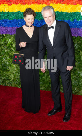 New York, NY - 9 juin 2019 : Annette Bening et Warren Beatty assister au 73e congrès annuel des Tony Awards au Radio City Music Hall Banque D'Images