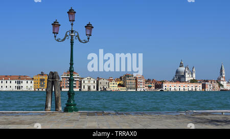 Vue de Venise à travers la lagune à Giudecca Banque D'Images