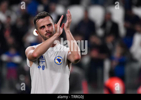 Code Pjanic (Bosnie Erzegovina Ed) pendant le match entre ITALIA ET LA BOSNIE ERZEGOVINA ED au Juventus Stadium le 11 juin , 2019 à Turin, Italie. Banque D'Images