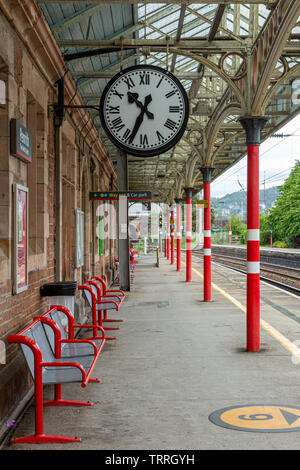 Sur la plate-forme de la gare de Penrith, Cumbria Penrith, UK Banque D'Images