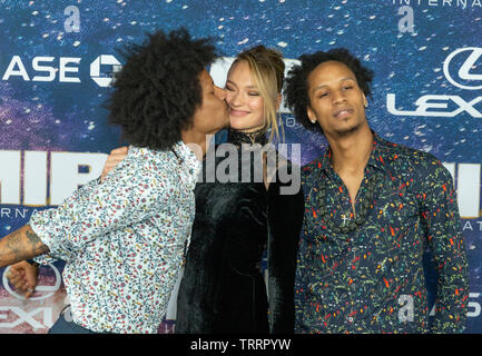 New York, NY - 11 juin 2019 : Laurent Bourgeois, Sophia Ahrens et Larry Bourgeois fréquentent les Hommes en Noir : première internationale à AMC Lincoln Center Banque D'Images