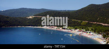 La plage de Jaz près de Budva, Monténégro. Banque D'Images