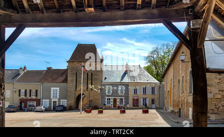 Indre (36) Sainte-Sévère-sur-Indre , la place du marché et la halle, lieu de tournage du film jour de fête de Jacques Tati // France. Indre (36) Sain Banque D'Images