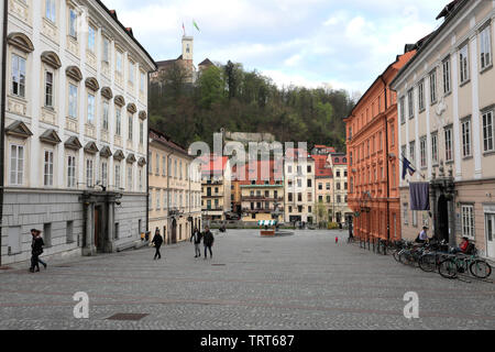 Centre-ville vue sur la rue, ville de Ljubljana, Slovénie, Europe Banque D'Images