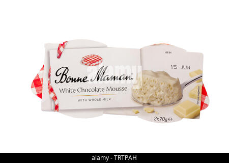Pack de bonne maman Mousse au chocolat blanc avec du lait entier, isolé sur fond blanc - chocolat blanc à la crème fouettée tout simplement Banque D'Images
