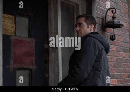 JAKE GYLLENHAAL dans (2013) prisonniers -Titre original : LES DÉTENUS-. Copyright : Editorial uniquement. Pas de merchandising ou des couvertures de livres. C'est un document distribué au public. Les droits d'accès uniquement, aucune licence de droit d'auteur prévue. Seulement pour être reproduit dans le cadre de la promotion de ce film. Credit : ALCON ENTERTAIMENT / WEBB, WILSON / Album Banque D'Images