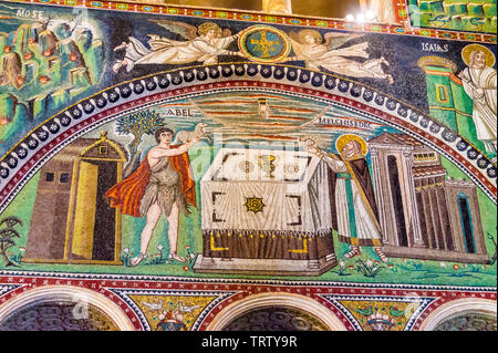Mosaïque d'Abel et Melchisédek, Basilique de San Vitale, AD547, mosaïque de Ravenne, Émilie-Romagne, Italie Banque D'Images