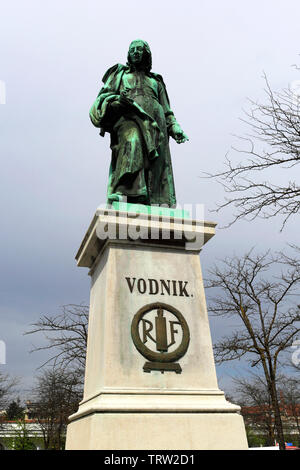 Le Vodnik Monument ou Valentin Vodnik Monument, ville de Ljubljana, Slovénie, Europe dédié à l'abeille carniolienne prêtre, poète et journaliste Valentin Vodn Banque D'Images