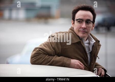 JOHN Cusack dans le sol gelé (2013). Copyright : Editorial uniquement. Pas de merchandising ou des couvertures de livres. C'est un document distribué au public. Les droits d'accès uniquement, aucune licence de droit d'auteur prévue. Seulement pour être reproduit dans le cadre de la promotion de ce film. Credit : EMMETT/FURLA FILMS / Album Banque D'Images