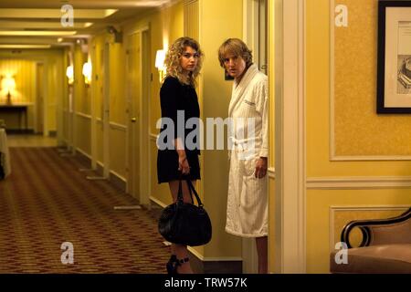 OWEN WILSON et IMOGEN POOTS dans elle est drôle cette manière (2014). Copyright : Editorial uniquement. Pas de merchandising ou des couvertures de livres. C'est un document distribué au public. Les droits d'accès uniquement, aucune licence de droit d'auteur prévue. Seulement pour être reproduit dans le cadre de la promotion de ce film. Credit : LAGNIAPPE FILMS / Album Banque D'Images