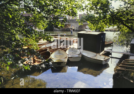 Barques le long de la Tamise par Folly Bridge, Oxford, Oxfordshire, England, UK Banque D'Images